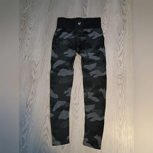 Jed North Black Camo Leggings Size Medium - Picture 3 of 3